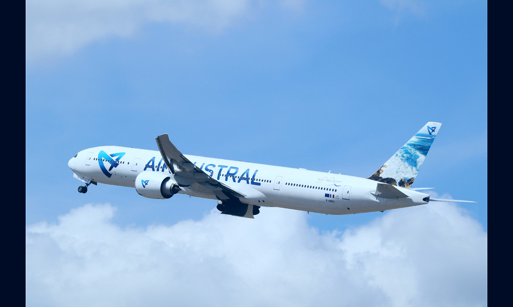 Air Austral taken over by local investors - AeroTime