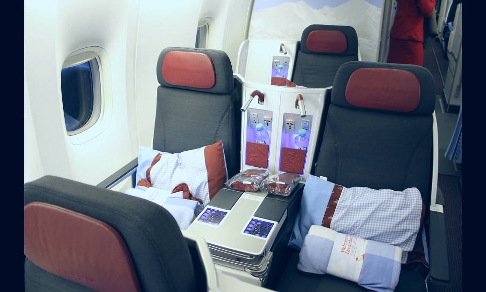 Review: Austrian Airlines Business Class Vienna-Bangkok | MorePremium.com