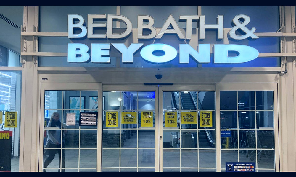 Bed Bath & Beyond Tumbles To Record Low And Warns Bankruptcy May Be  Unavoidable