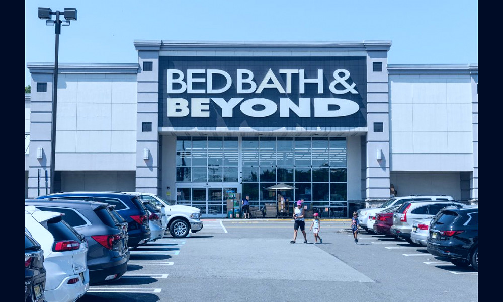 Bed Bath & Beyond Is Closing 200 Stores — A Full List of 40 Bed Bath &  Beyond Stores Closing in 2020