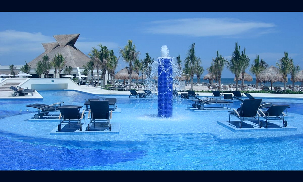 Hotel BlueBay Grand Esmeralda, Playa del Carmen, Mexico - www.trivago.com