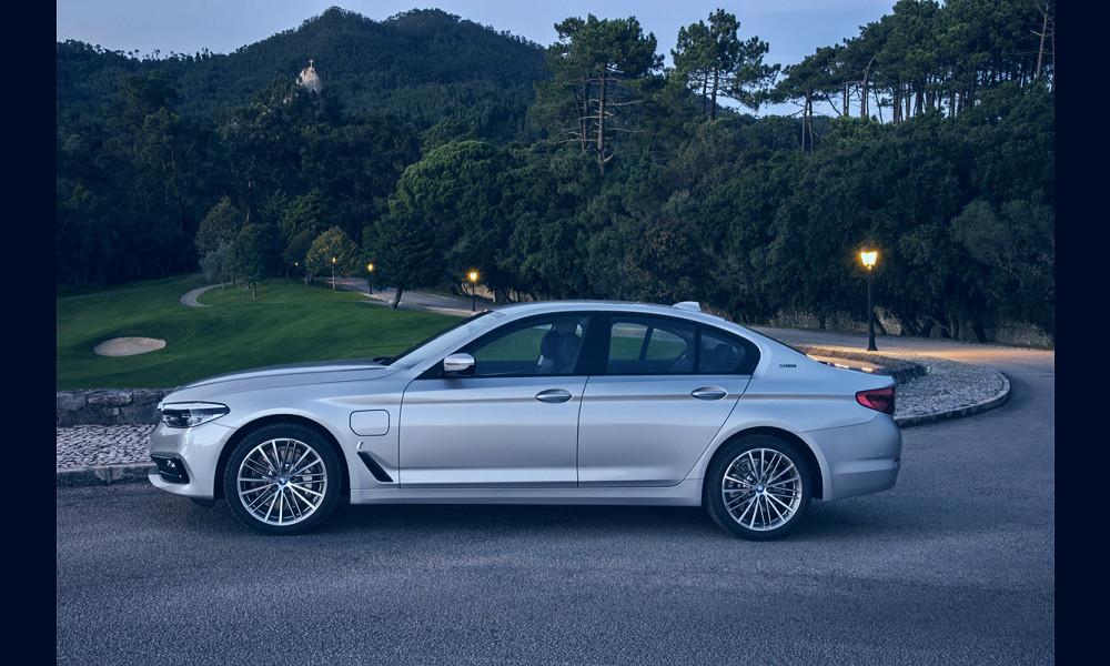 2018 BMW 530e xDrive iPerformance Review | PCMag