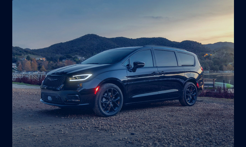 The Fun 2023 Chrysler Pacifica | Plymouth, MA | Best Chrysler