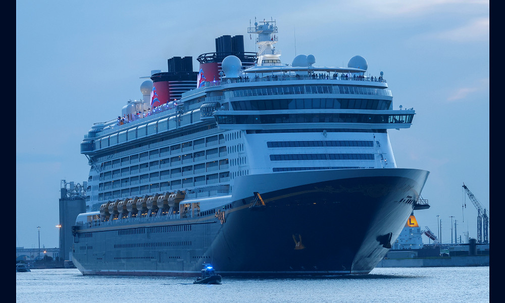 Disney Cruise Line mandates vaccination on Bahamas ship | Reuters