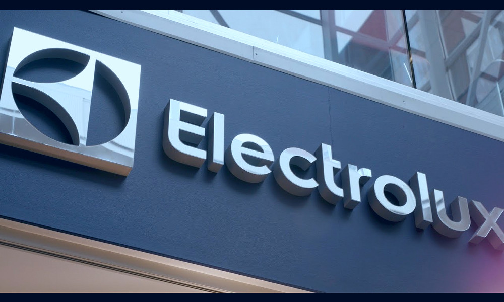 The Swedish company Electrolux maintains operational excellence through  digitalization. - YouTube