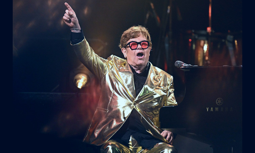 Elton John plays final show, ends Farewell Yellow Brick Road tour | EW.com