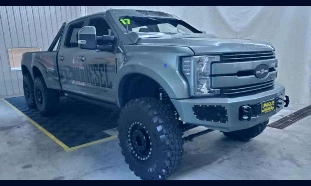 Ford Super Duty F550 'Indomitus' May Be Able To Leap Tall Buildings |  Torque News