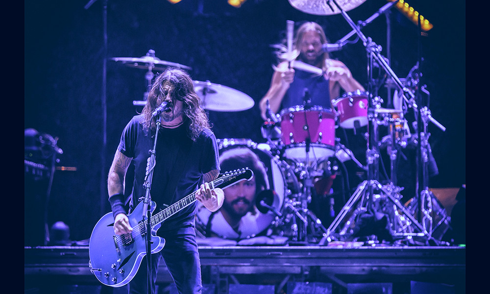 Photos: Foo Fighters rip and roar through The Forum celebrating 26 years -  Grimy Goods