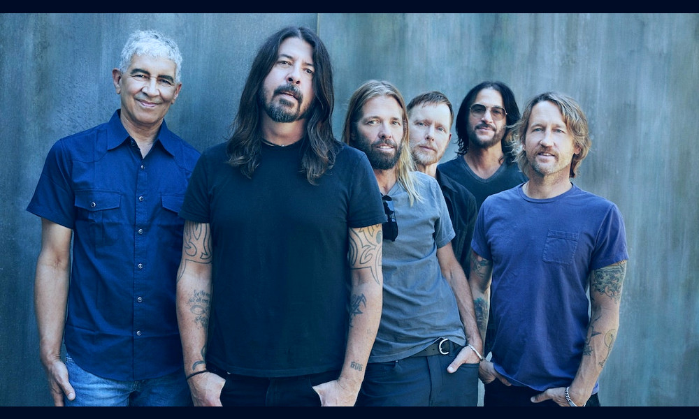 Foo Fighters Announce New Drummer After Taylor Hawkins' Death |  Entertainment Tonight