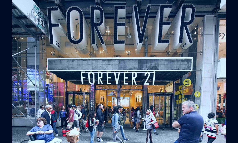 ABG, Simon, Brookfield Finalize Deal to Buy Forever 21 – WWD