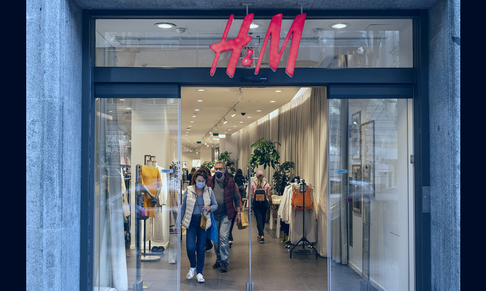 Swedish fashion giant H&M to cut 1,500 jobs in cost-saving drive | Daily  Sabah