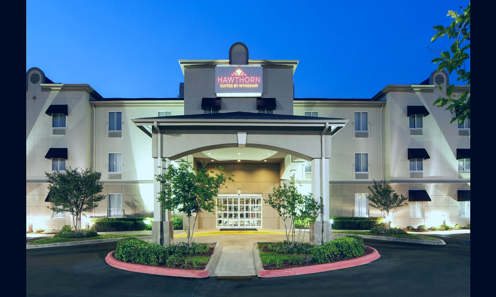 Hawthorn Suites by Wyndham College Station | College Station, TX Hotels
