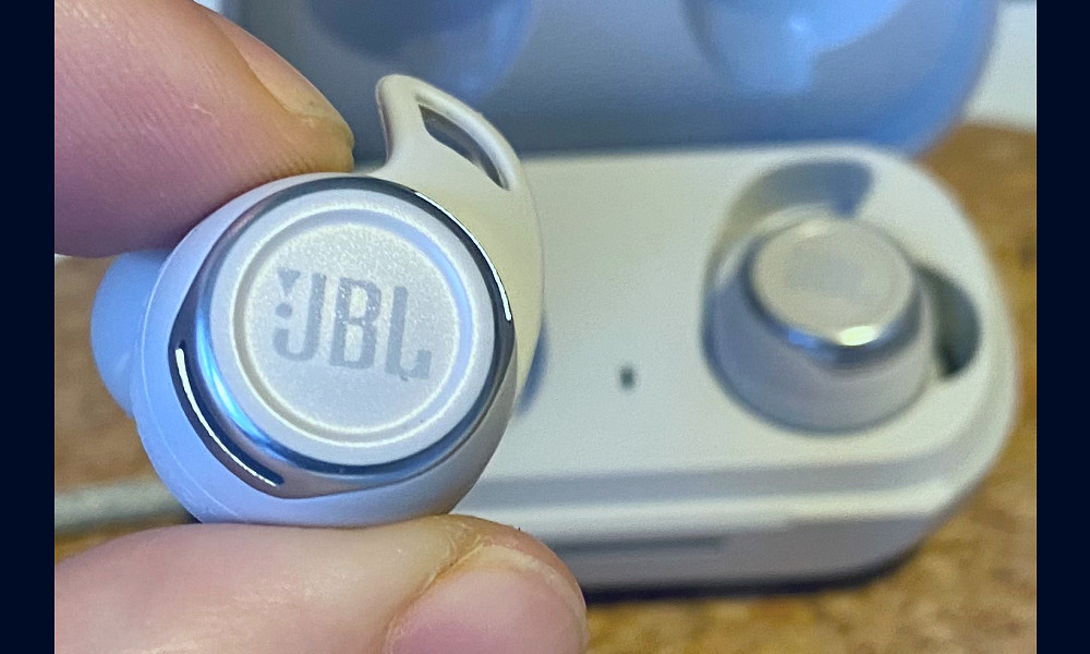JBL Reflect Flow Pro Review: Spectacular Sport Earbuds | Digital Trends