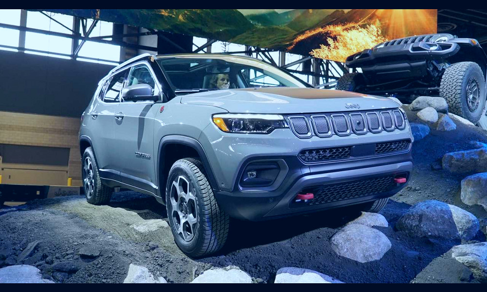 2022 Jeep Compass Shows Its Snazzy Interior, Safety Tech In Chicago