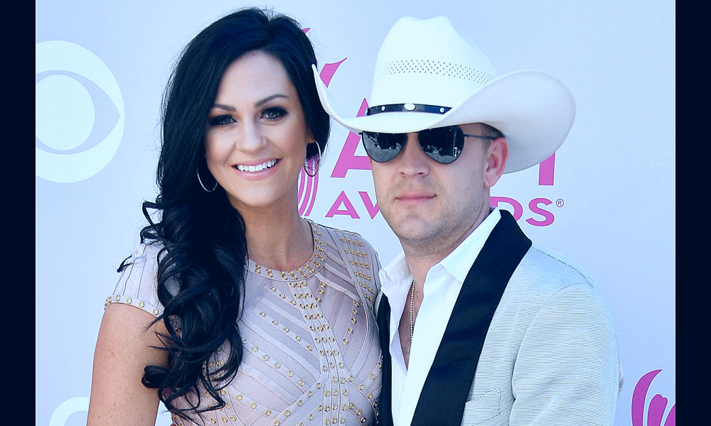 Justin Moore Pays Tribute to the True Rock Star of the Family