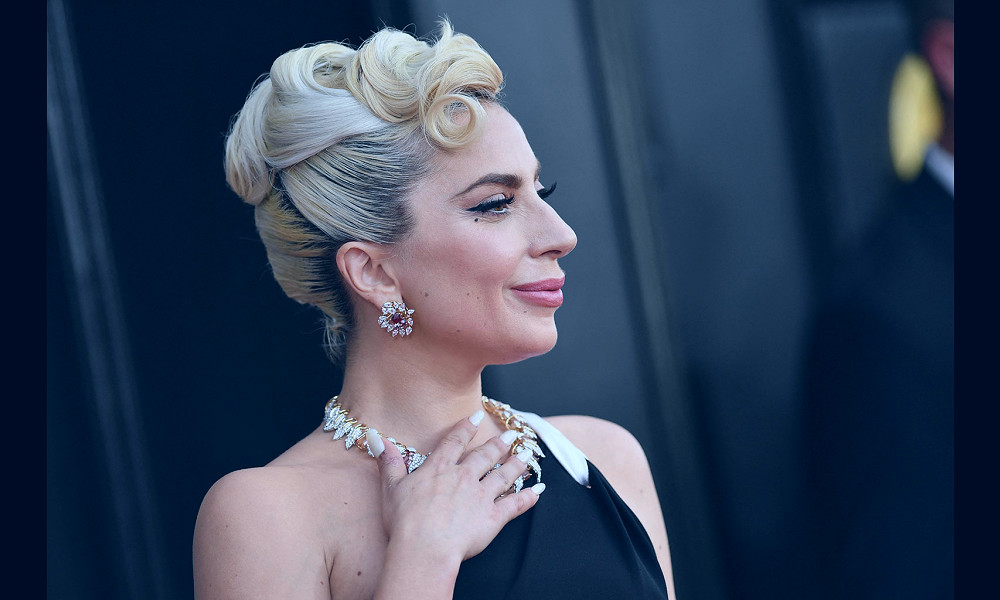 Lady Gaga's 'Bloody Mary' Hits Pop Airplay Top 10 – Billboard