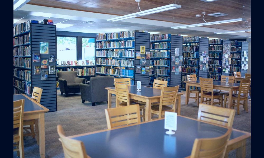 The Matthews Library - Sacramento Country Day School
