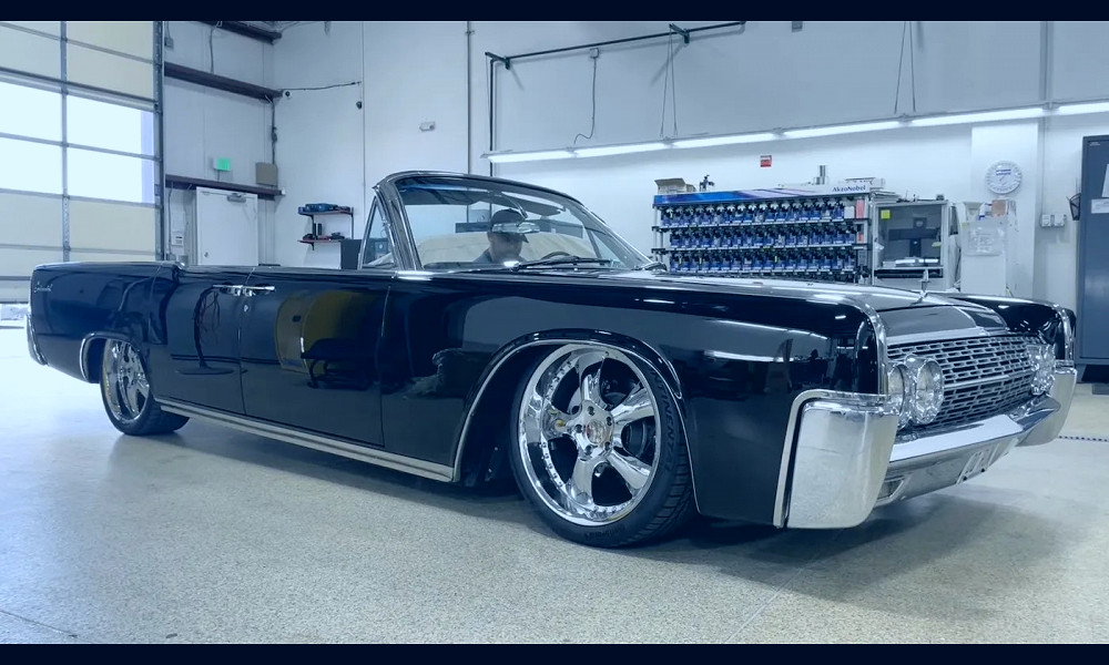 This 1962 Lincoln Continental Restomod Packs a General Motors Surprise  Under the Hood - autoevolution