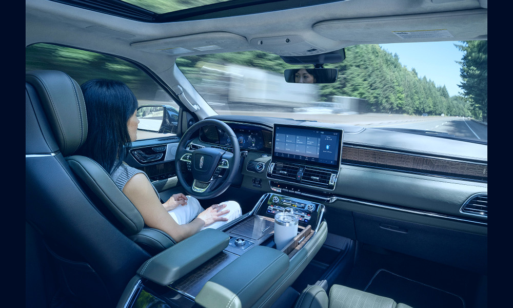 Hit Lincoln Navigator SUV gets 2 new interiors, tech upgrades for 2022