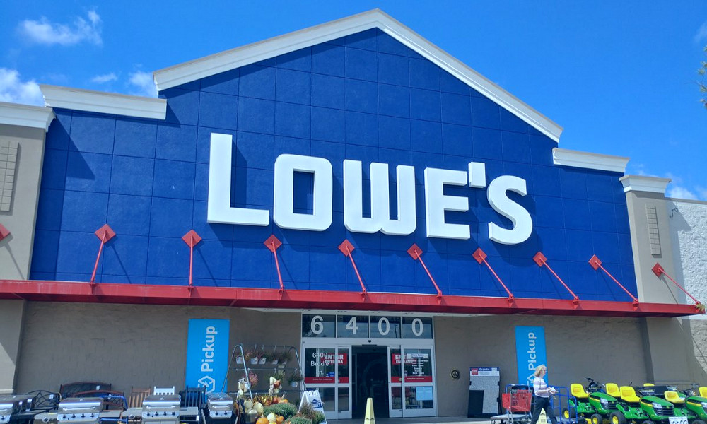 Lowe's, Petco to Pilot 15 Mini Store-in-Store Locations