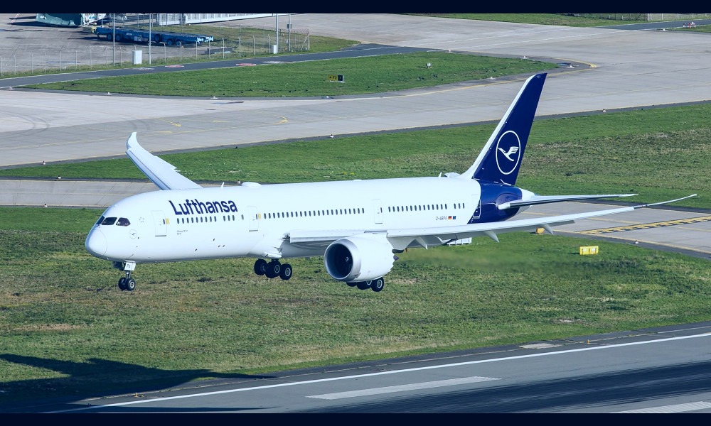 Lufthansa Premium Economy: What to Know - NerdWallet