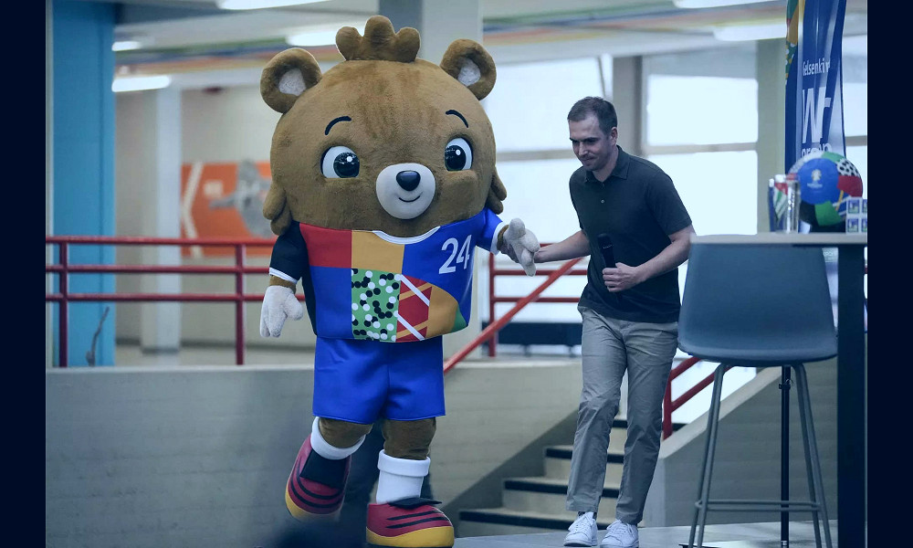 teddy bear: Germany unveils a teddy bear as the mascot for Euro 2024 but  this time with pants - The Economic Times