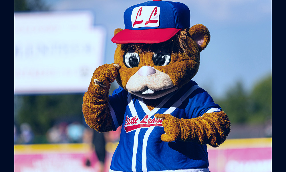 Dugout Earns 2022 Mascot Hall of Fame Award for Greatest Community Impact -  Little League