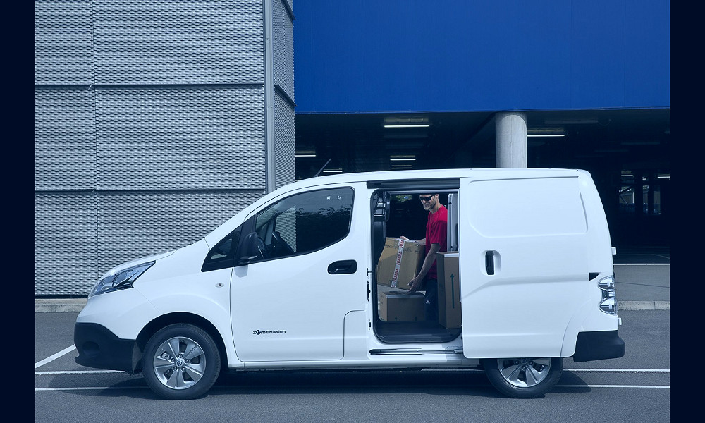 Nissan e-NV200 electric van review (2021) | Parkers