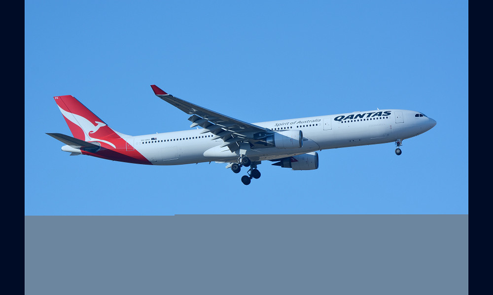 Qantas Flight 72 - Wikipedia