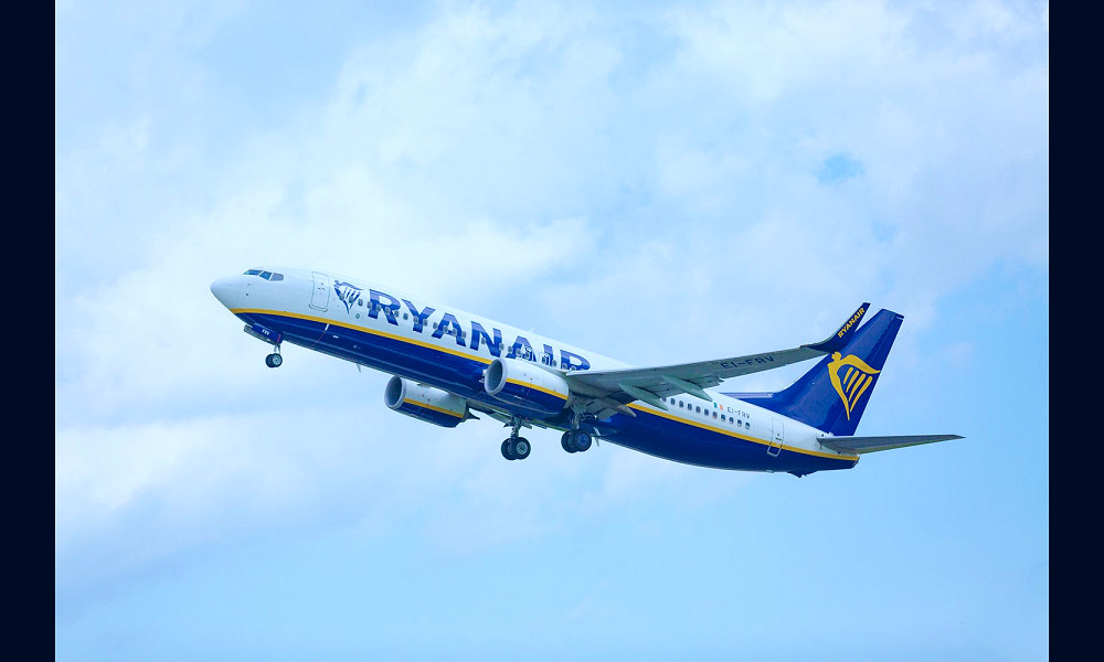 See Ryanair's Clever Comeback to a Passenger Complaint in Hilarious Twitter  Exchange