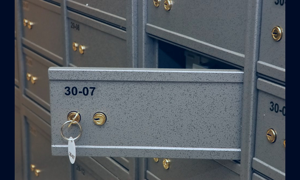 How Much Does a Safe Deposit Box Cost at the Top U.S. Banks? | MyBankTracker