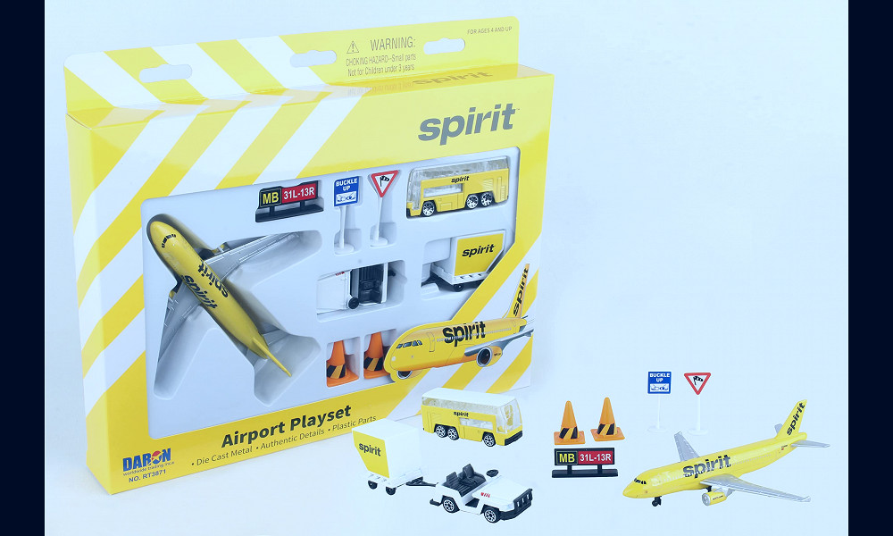 Amazon.com: Daron Spirit Airlines Airport Play Set : Toys & Games
