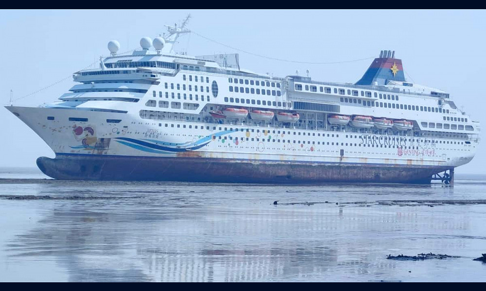 Former Norwegian Cruise Line Ships Arrive for Scrapping