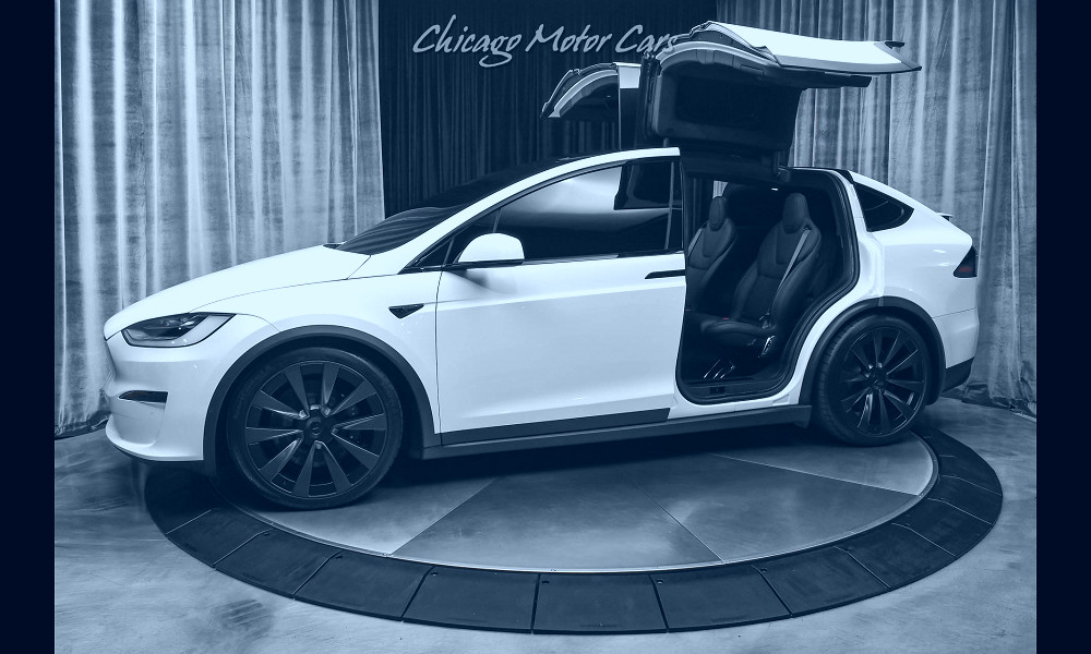 Used 2022 Tesla Model X Plaid SUV Pearl White! Only 7k Miles! Autopilot!  Turbine Wheels! 6-Seater! For Sale ($105,800) | Chicago Motor Cars Stock  #19924