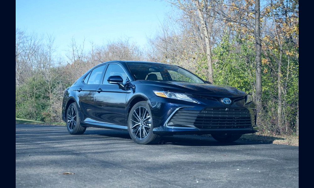 2021 Toyota Camry Hybrid Specs, Price, MPG & Reviews | Cars.com