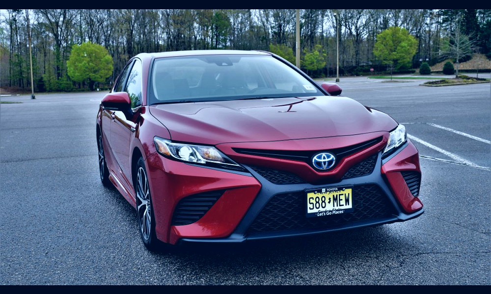 2020 Toyota Camry Hybrid Review (Big Fuel Savings) – Auto Trends Magazine