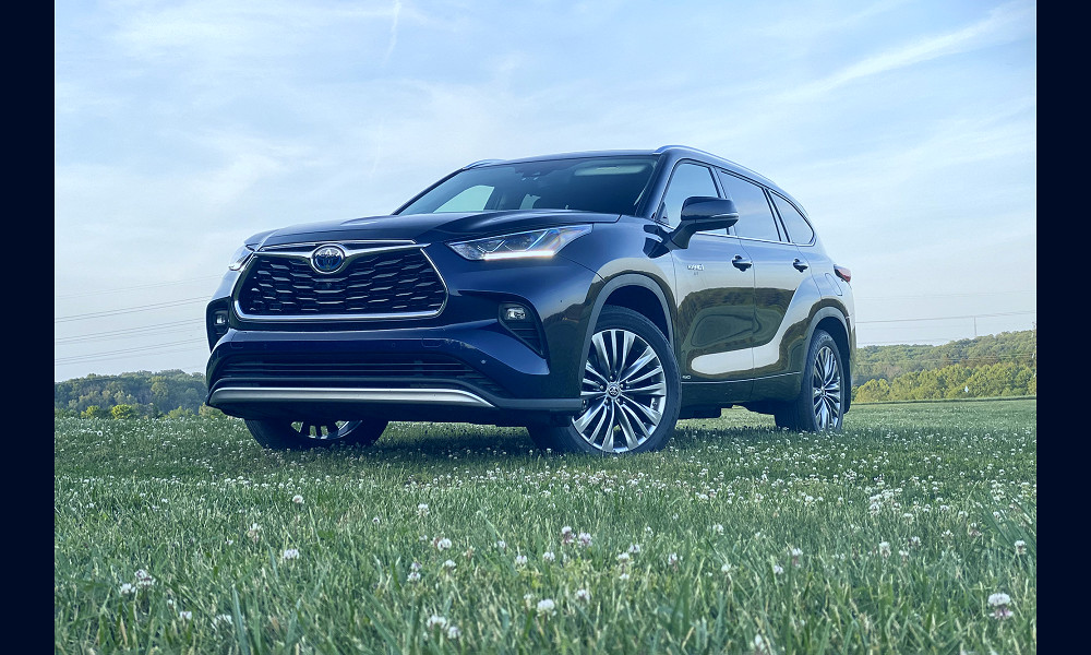 2021 Toyota Highlander Hybrid Review: An Actually Fuel Efficient Midsize  SUV | Digital Trends