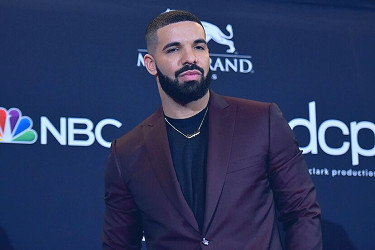 Drake's on-stage surprise: TikToker who threw bra lands Playboy offer |  Marca