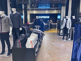We Visited an Express Store and Saw Why the Brand Is Closing Stores