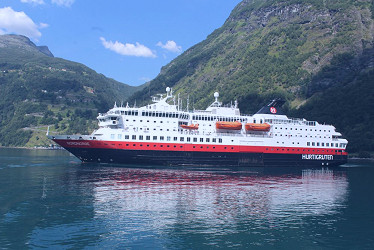 Hurtigruten review: A breathtaking Norway coastal cruise - Rachel's  Ruminations