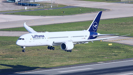 Lufthansa Premium Economy: What to Know - NerdWallet