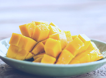 A Chef Reveals Exactly How to Cut a Mango | Eat This, Not That!