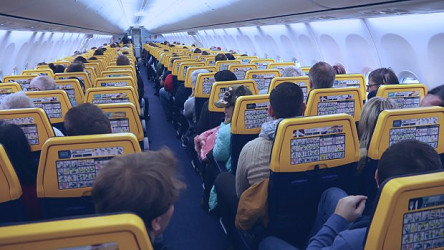 Airline review: Ryanair, Frankfurt to London, Boeing 737-80 economy class
