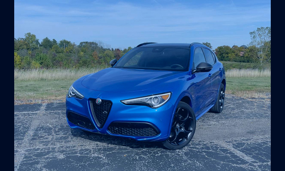 Is the 2023 Alfa Romeo Stelvio a Good SUV? 4 Pros and 4 Cons | Cars.com