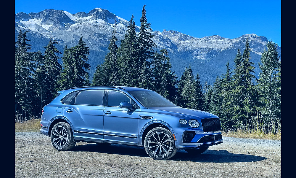 2023 Bentley Bentayga EWB Review: We Take the $230,000 Luxury SUV Off Road  | GearJunkie