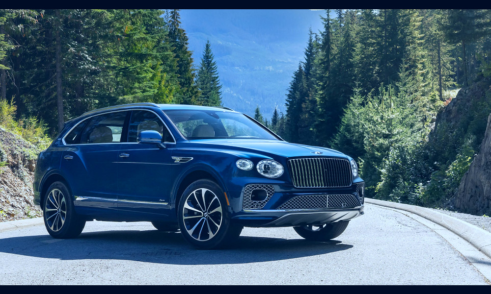 2023 Bentley Bentayga EWB First Drive Review: A First-Class Seat Before You  Even Get to the Airport