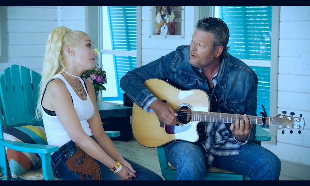 Blake Shelton And Gwen Stefani Enjoy The Bounty Of An Oklahoma Summer