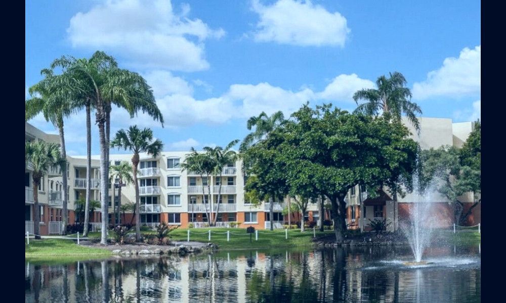 Senior Living Community in Hollywood, FL | Five Star Premier Residences of  Hollywood