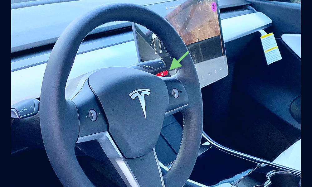 Tesla Model Y heated steering wheel observed in US-made Standard Range  vehicle