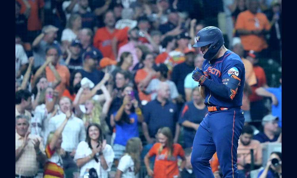 Astros' Chas McCormick got home run dance from Eagles' Miles Sanders